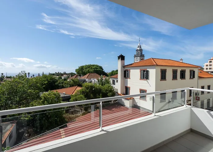 Апартаменты Madeira Ocean View By An Island *