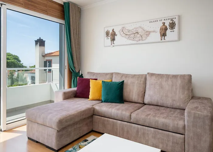 Апартаменты Madeira Ocean View By An Island