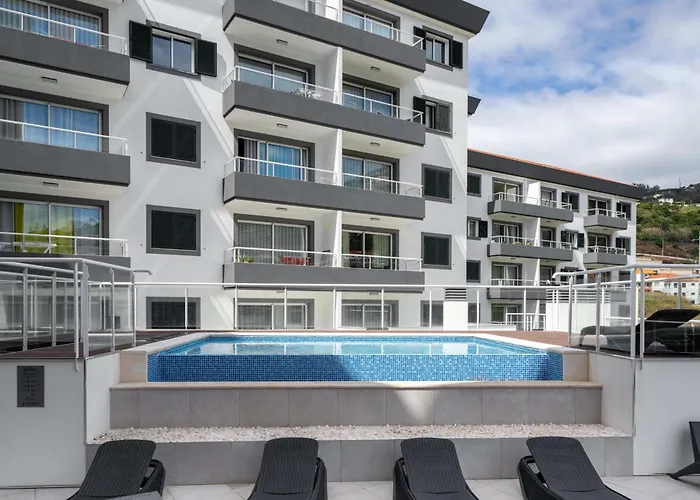Апартаменты Madeira Ocean View By An Island